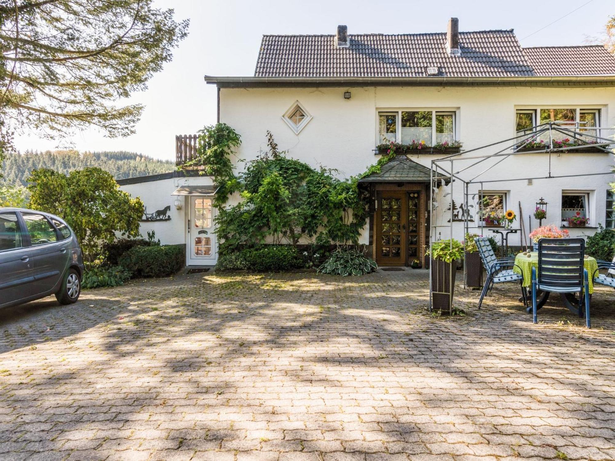 Cosy Apartment In Menkhausen Near The Ski Area Schmallenberg Exterior photo
